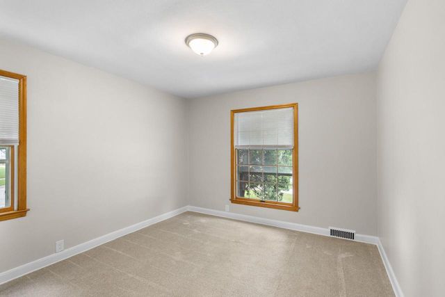 W63N399 Hillcrest AVENUE, Cedarburg, WI 53012