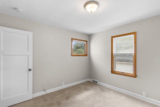 W63N399 Hillcrest AVENUE, Cedarburg, WI 53012