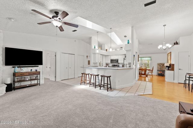 1712 BRISTLECONE PINE Place, Jacksonville, FL 32225