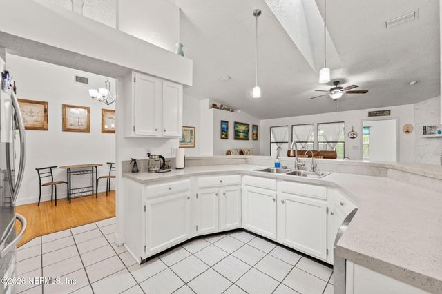 1712 BRISTLECONE PINE Place, Jacksonville, FL 32225
