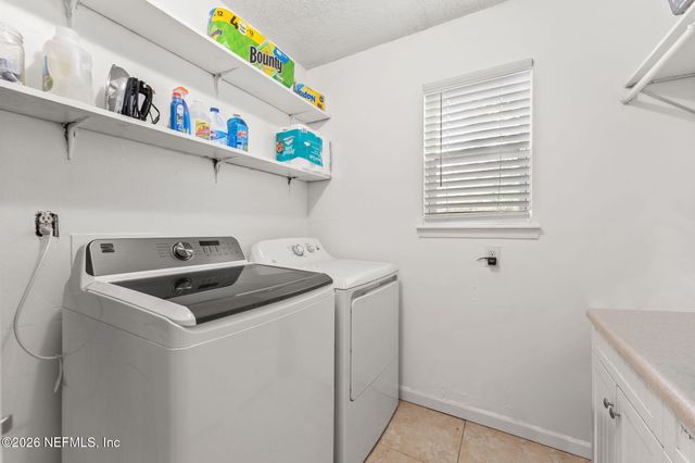 1712 BRISTLECONE PINE Place, Jacksonville, FL 32225