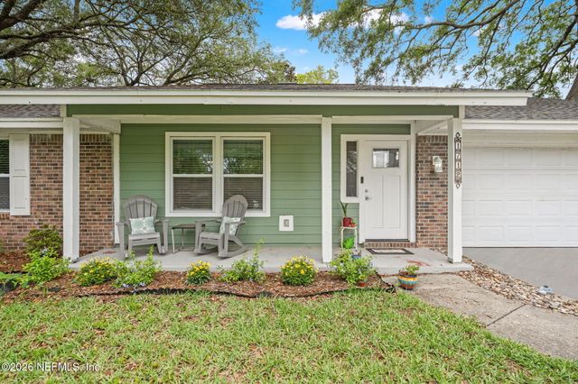 1712 BRISTLECONE PINE Place, Jacksonville, FL 32225