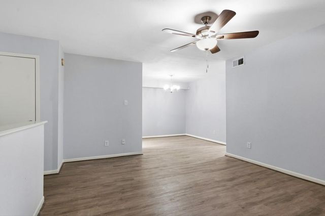 2744 Briarhurst Drive 49, Houston, TX 77057