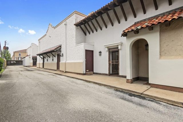 2744 Briarhurst Drive 49, Houston, TX 77057