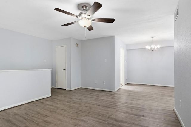 2744 Briarhurst Drive 49, Houston, TX 77057