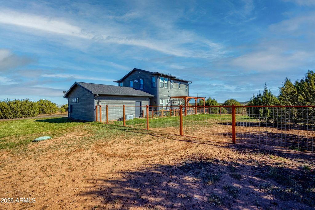 Image 36 of property listing at 1898 Rocky Lane, Show Low, AZ 85901
