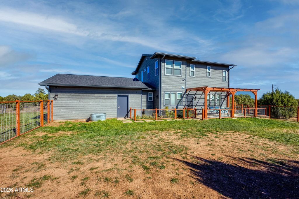 Image 40 of property listing at 1898 Rocky Lane, Show Low, AZ 85901
