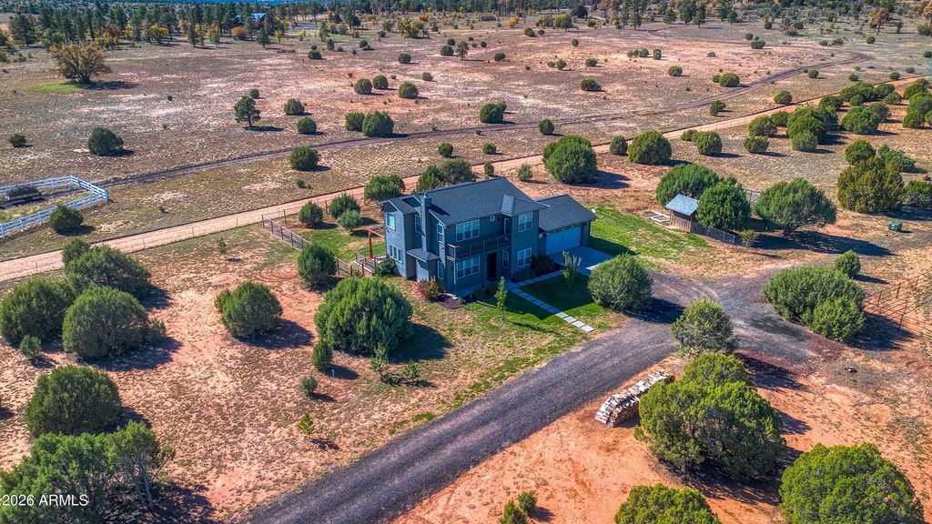 Image 41 of property listing at 1898 Rocky Lane, Show Low, AZ 85901