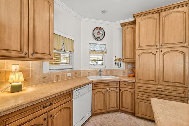 2973 KINGSWOOD CIRCLE, Brooksville, FL 34604