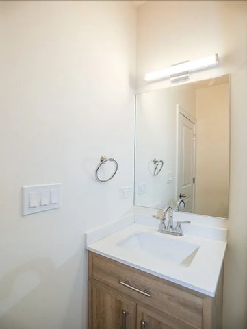 2342 N Lawndale Avenue, Chicago, IL 60647