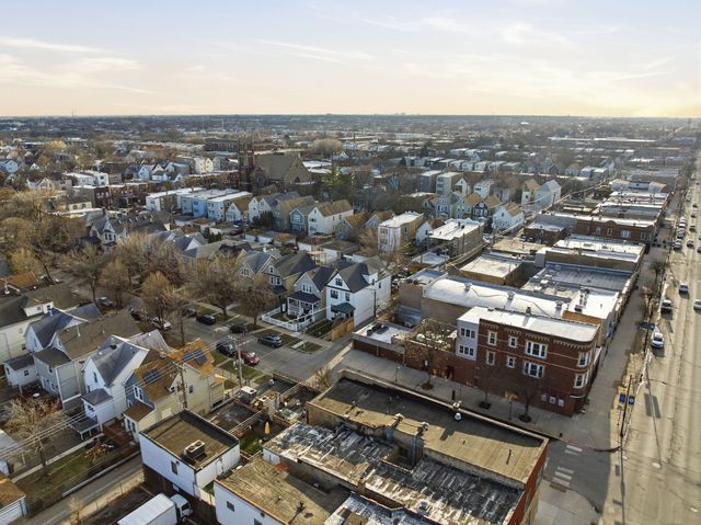2342 N Lawndale Avenue, Chicago, IL 60647