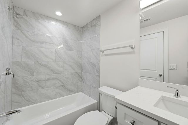 2342 N Lawndale Avenue, Chicago, IL 60647