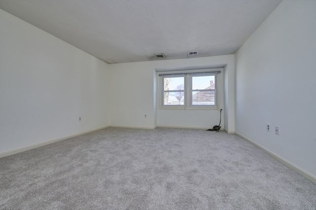 9 Circuit Ln 9, Watertown, MA 02472