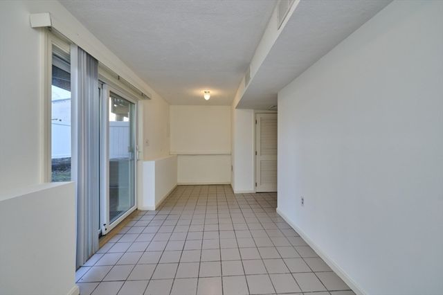 9 Circuit Ln 9, Watertown, MA 02472