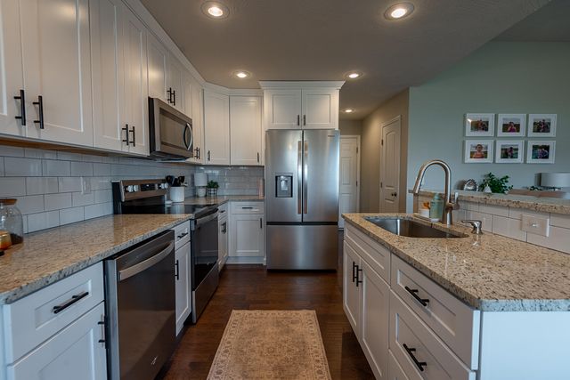 2031 South Pebble Ridge Road, Springfield, MO 65807