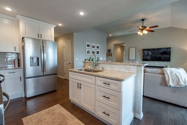 2031 South Pebble Ridge Road, Springfield, MO 65807