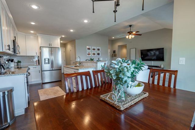 2031 South Pebble Ridge Road, Springfield, MO 65807