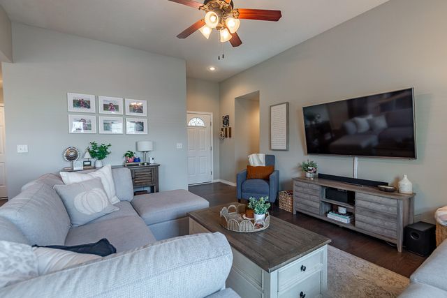 2031 South Pebble Ridge Road, Springfield, MO 65807