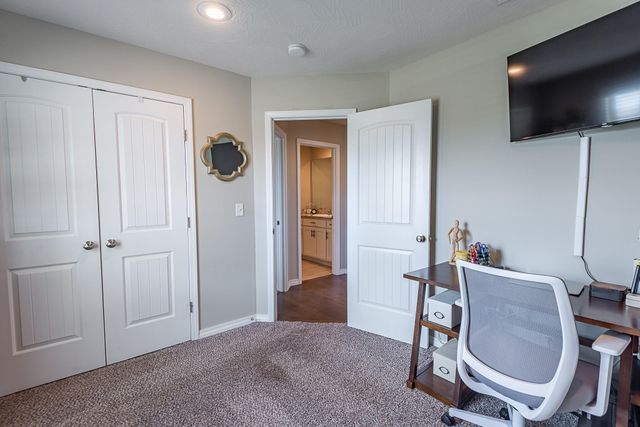 2031 South Pebble Ridge Road, Springfield, MO 65807