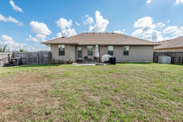 2031 South Pebble Ridge Road, Springfield, MO 65807