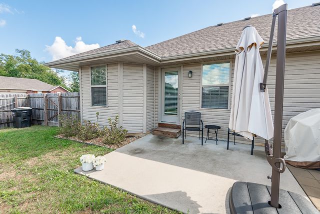 2031 South Pebble Ridge Road, Springfield, MO 65807