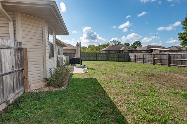 2031 South Pebble Ridge Road, Springfield, MO 65807