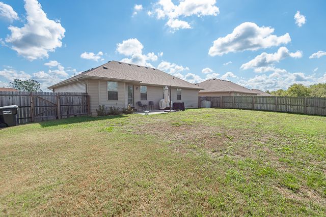 2031 South Pebble Ridge Road, Springfield, MO 65807