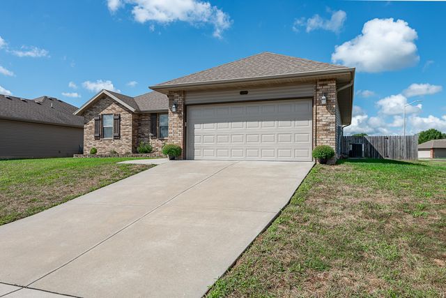 2031 South Pebble Ridge Road, Springfield, MO 65807