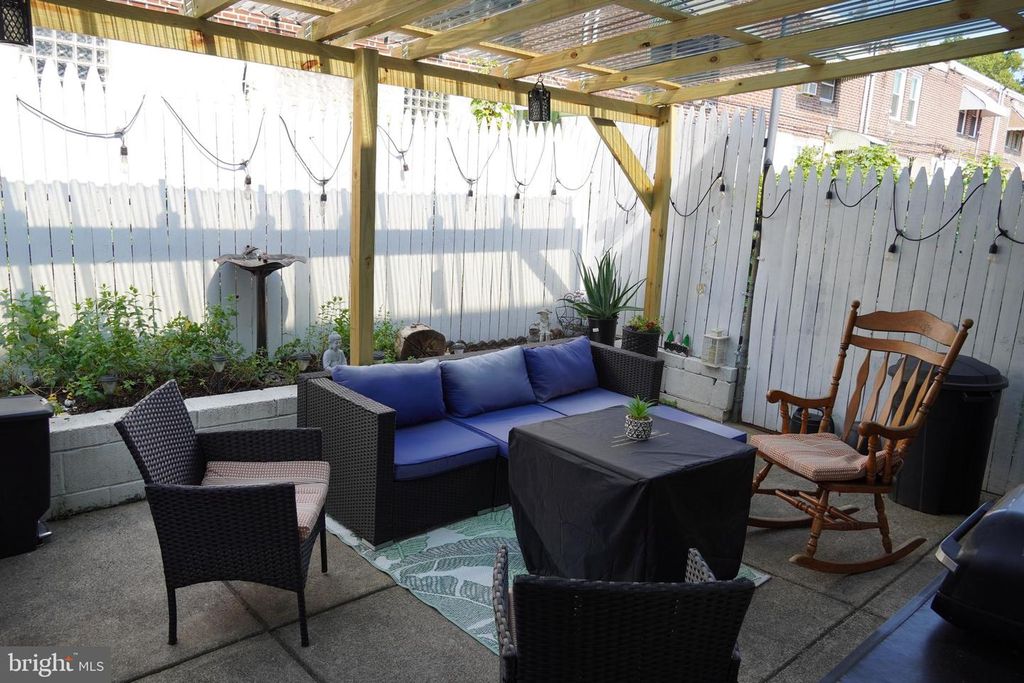 4312 J ST, Philadelphia, PA 19124