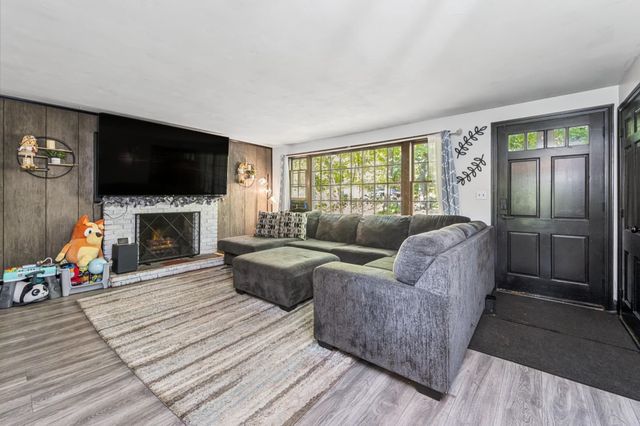53 Pillsbury Road, Londonderry, NH 03053