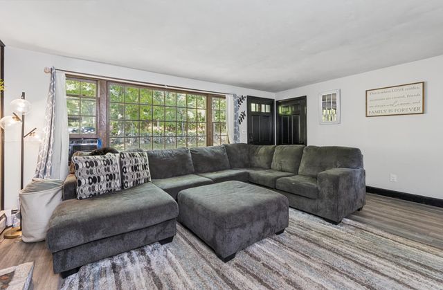 53 Pillsbury Road, Londonderry, NH 03053