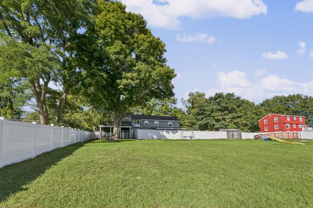 53 Pillsbury Road, Londonderry, NH 03053
