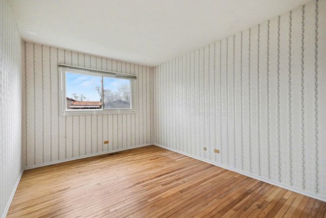 3941 Roslyn Road, Downers Grove, IL 60515