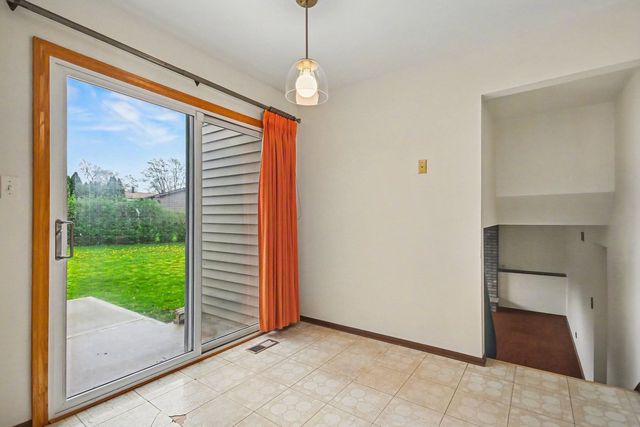 3941 Roslyn Road, Downers Grove, IL 60515