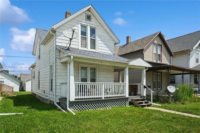 714 E Ave NW, Cedar Rapids, IA 52405