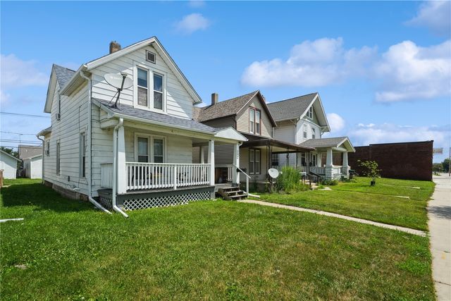 714 E Ave NW, Cedar Rapids, IA 52405