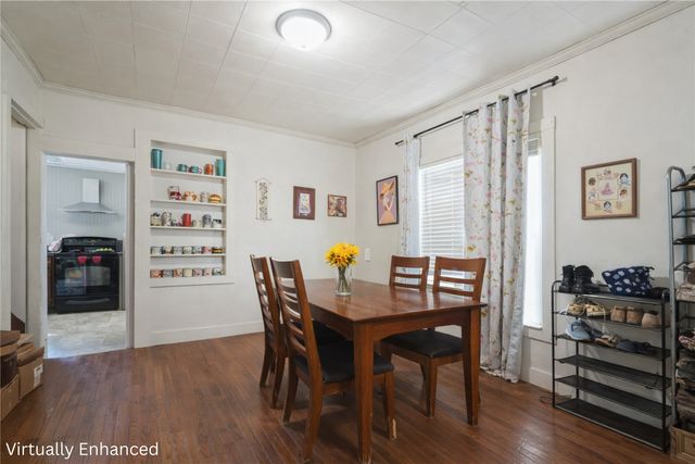 714 E Ave NW, Cedar Rapids, IA 52405