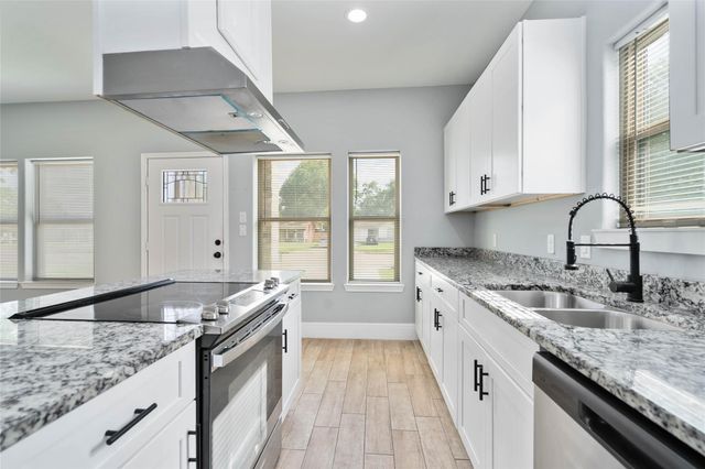 5754 Reed Road B, Houston, TX 77033