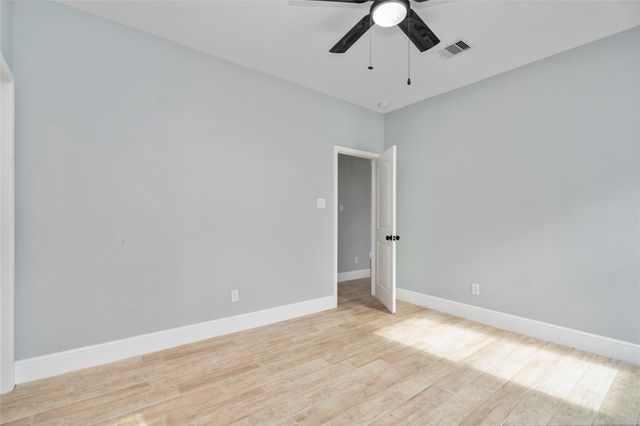 5754 Reed Road B, Houston, TX 77033