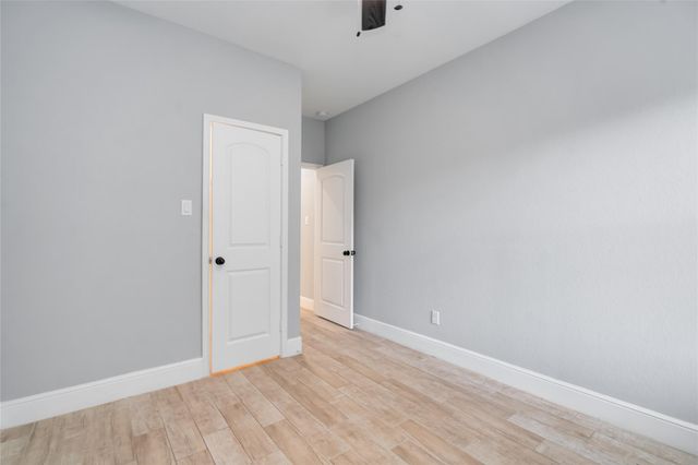 5754 Reed Road B, Houston, TX 77033