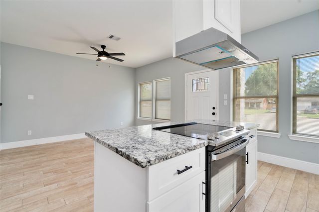 5754 Reed Road B, Houston, TX 77033