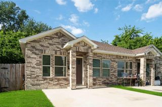 5754 Reed Road B, Houston, TX 77033