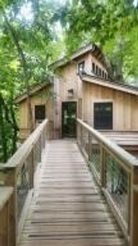 5389 Swan Drive, Burton, MI 48509