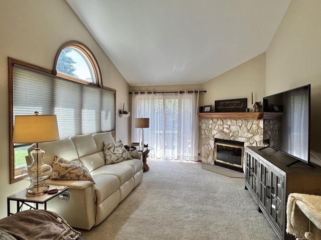 N34W23871 Grace AVENUE, Pewaukee, WI 53072