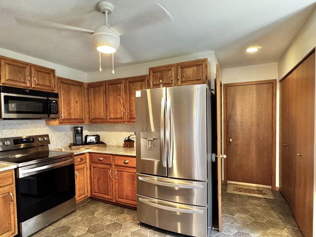 N34W23871 Grace AVENUE, Pewaukee, WI 53072