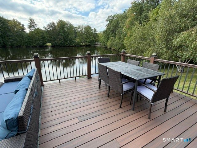 35 Greenwood Drive, Trumbull, CT 06611