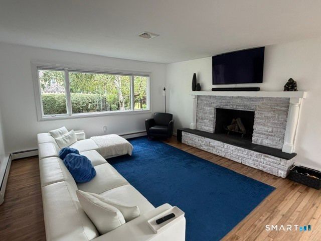 35 Greenwood Drive, Trumbull, CT 06611