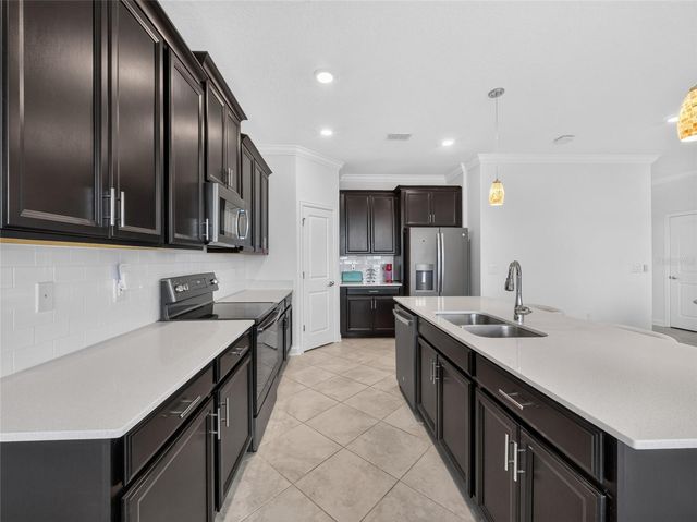 8813 BETH PAGE LANE, Davenport, FL 33896