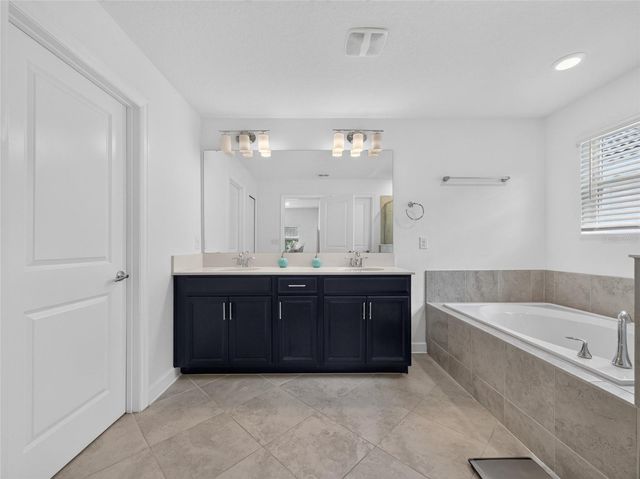8813 BETH PAGE LANE, Davenport, FL 33896