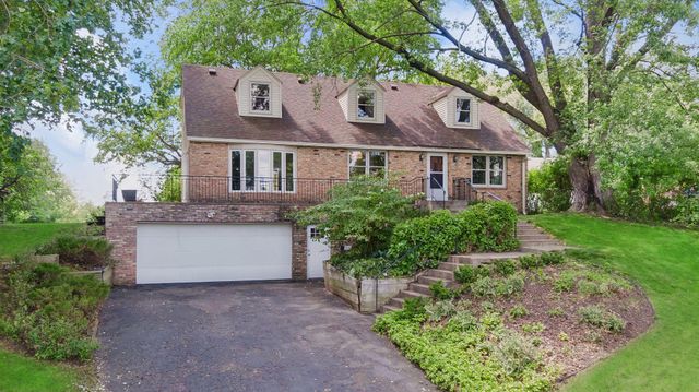 338 Mccarrons Boulevard S, Roseville, MN 55113